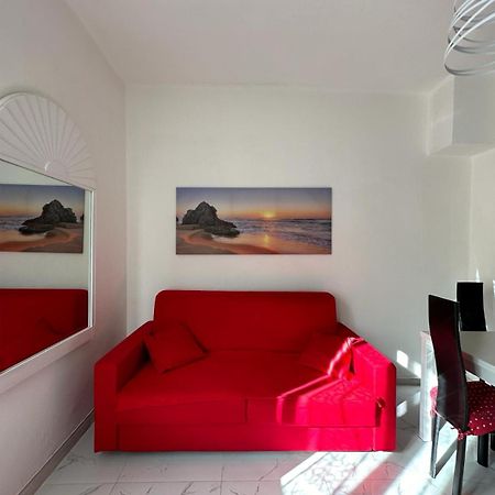 Wh - Dolce Vita - Bilocale - 5 Minuti Dal Centro - Parcheggio Gratuito - Wifi Sanremo Dış mekan fotoğraf