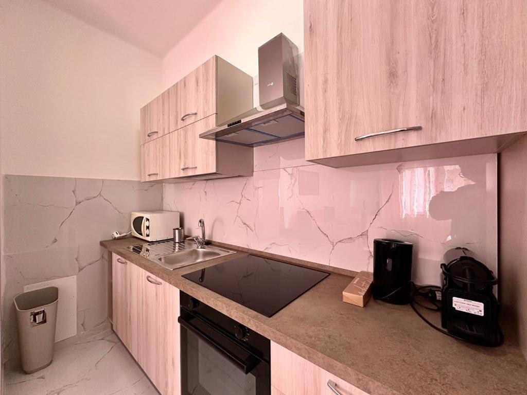 Wh - Dolce Vita - Bilocale - 5 Minuti Dal Centro - Parcheggio Gratuito - Wifi Sanremo Dış mekan fotoğraf