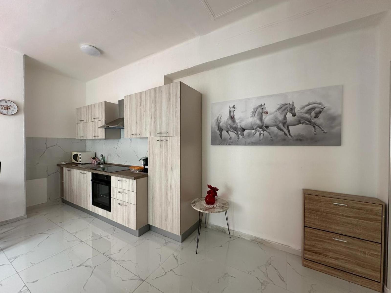 Wh - Dolce Vita - Bilocale - 5 Minuti Dal Centro - Parcheggio Gratuito - Wifi Sanremo Dış mekan fotoğraf